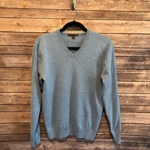 Men’s Old Navy v-neck sweater